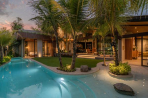 Cala Blanca - Tropical Lagoon Villa in Pererenan